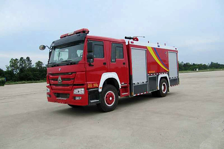 8吨泡沫豪沃消防车HXF5200GXFPM80/HW泡沫消防车厂